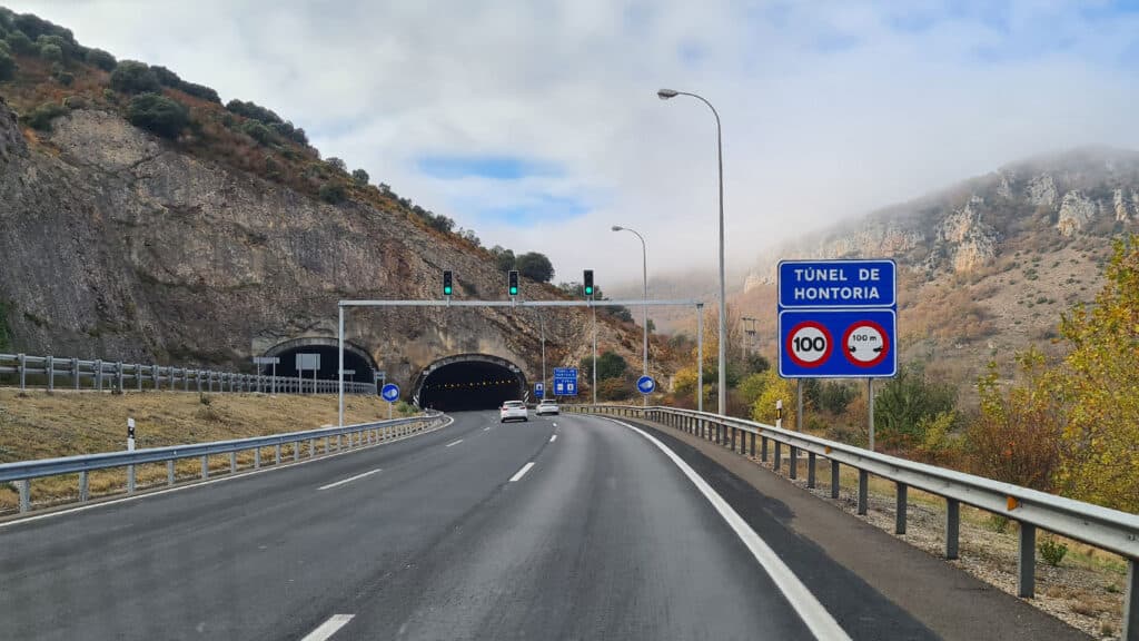 tunnel-i-pyreneerna Vägtunnel i Pyrenéerna